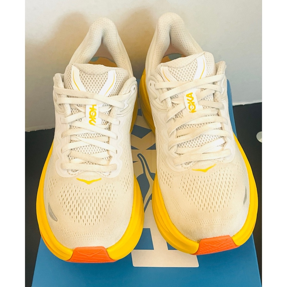 Hoka One One Bondi 9
Frost Sunflower Men’s Size 8.5 Worn Once